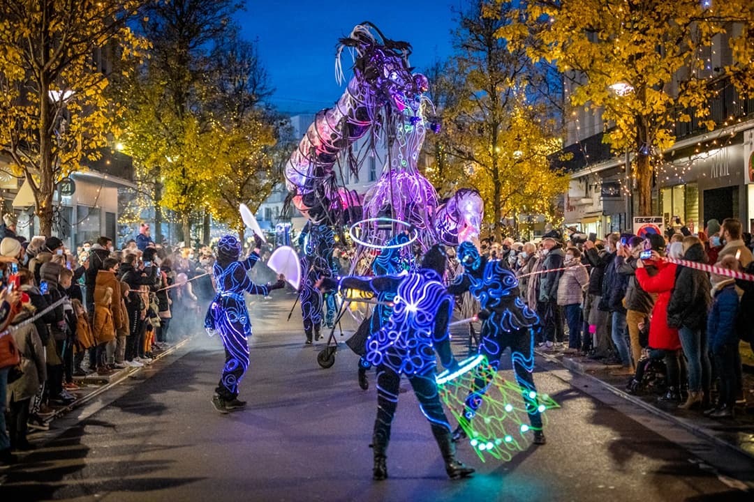 Retour en images sur la parade de Saint-Nicolas ✨🎄

#parade #paradesaintnicolas #villagedenoel #valenciennes_destinationnoel #marchedenoel #happychristmas #hautsdefrancefamily #valenciennesmetropole #Valenciennes #valenciennestourismeetcongres #baladefeerique #spectaclepyrotechnique #feudartifice