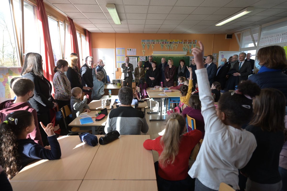Valenciennes une ville de grands projets au service de l’#éducation et du bien vivre ensemble.
Visite du ministre de l’éducation @jmblanquer ce jour à #Valenciennes