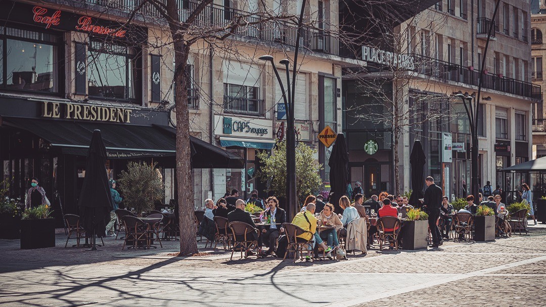 Venez, à Valenciennes, profiter d’une belle journée ensoleillée en terrasse 😉

#valenciennes #terrasse #soleil #journeeensoleillee #valenciennesmetropole #beauxjours #printemps
