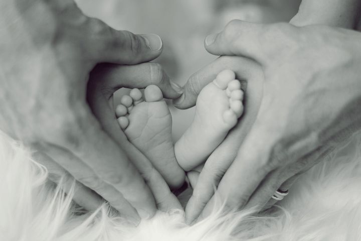[👶🧸👶] Après vous avoir présenté les 1ers bébés de l’année. Aujourd’hui cap sur les prénoms en vogue. 
🍼 L’année 2022 comptabilise 3249 naissances déclarées à Valenciennes, 1656 petits garçons et 1593 petites filles. 
🍼 Ambre et Gaspard, Jules et Louis arrivent en tête du palmarès des prénoms les plus choisis à Valenciennes.
On retrouve ensuite Eden et Noah chez les garçons et Victoire et Jade chez les filles.