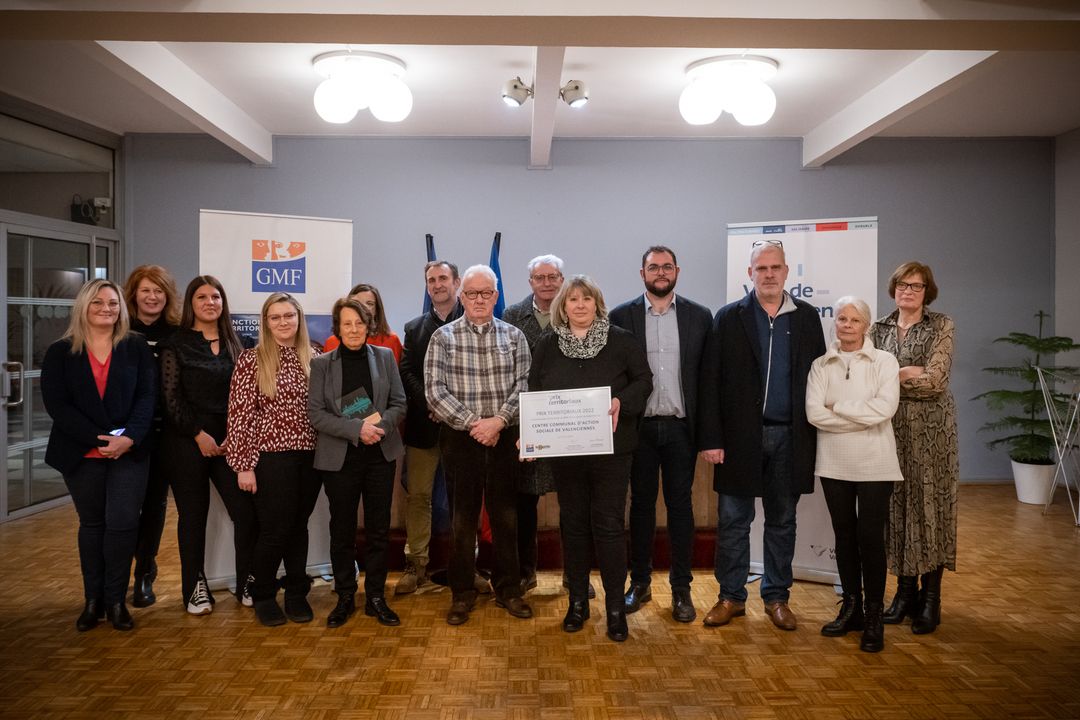 [INFOS] Une offre de mobilité originale et innovante ! 😉
👉 Depuis un peu plus d’1 an la Ville invite les Valenciennois de plus de 60 ans à profiter des heures de conduite des élèves de l’auto école solidaire  »la clef du permis » pour se déplacer dans un rayon de 10 km autour de Valenciennes. 
👉 Cette initiative valenciennoise vient d’être primée par le Réseau Francophone des Villes Amies des Aînés comme le projet coup de ❤️ 2022.
+ d’infos 👇