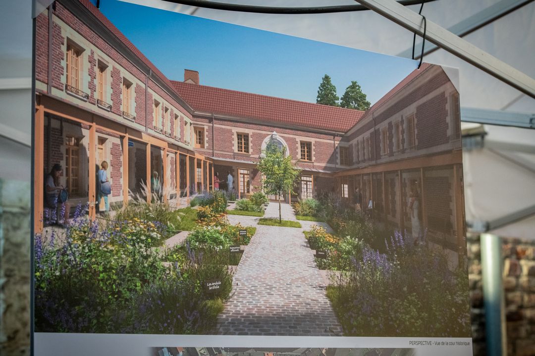[INFO] Hier la 1ère pierre du futur centre de soins et de prévention des Chartriers a été posée en présence de François Braun, ministre de la santé, Guillaume Quenet, sous-préfet, Hugo Gilardi, directeur de l’ARS et les acteurs de santé du territoire. 
+ d’infos 👇