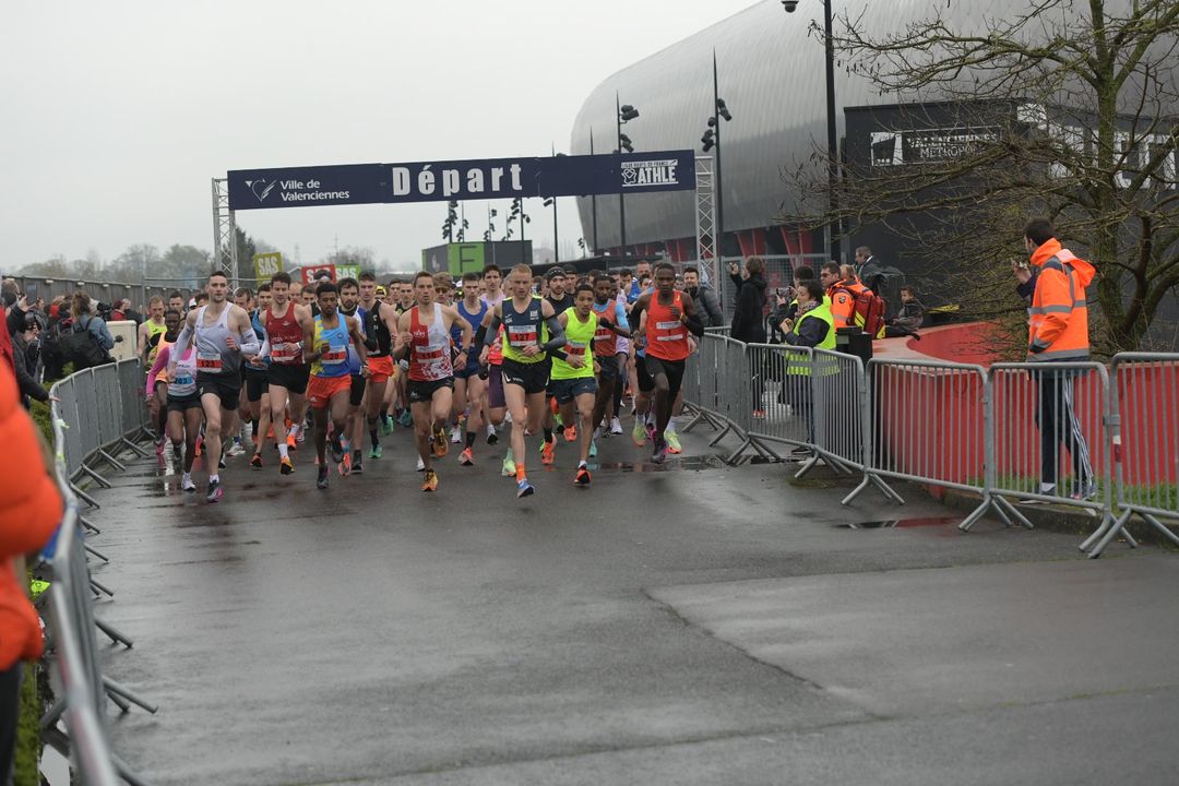 [FOULEES🏃‍♀️🏃] Grand départ des foulées valenciennoises !!!! 🤗🤗
▶️ N’oubliez pas, pour cette 35e édition, l’événement des foulées se poursuit après les courses avec de nombreuses animations toute la journée et la possibilité de se restaurer sur place !
+ D’infos : www.valenciennes.fr
Bonne journée à toutes et à tous !