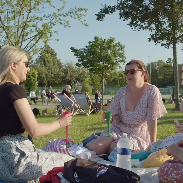 [JEUDI PICNIC PARTY🌼] 🤩🤩 RDV à 19h parc des prix de Rome. ❗️❗️ Suite aux conditions météorologiques de ce jour, à l’heure où nous écrivons ce post, nous ne pouvons pas vous assurer la présence des Food-trucks La Baraque à frites et Original kurtos. Pour les plus téméraires, vous pouvez si vous le souhaitez pique-niquer au parc des prix de Rome, mais n’oubliez d’amener de quoi vous restaurer ❗️❗️