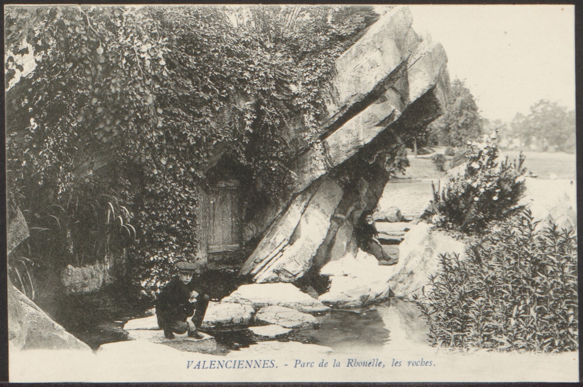 [Le mardi c’est Archive!]
École buissonnière au parc de la Rhonelle.

#valenciennes #valenciennesmetropole #archives #culture #histoire #lemardicarchive