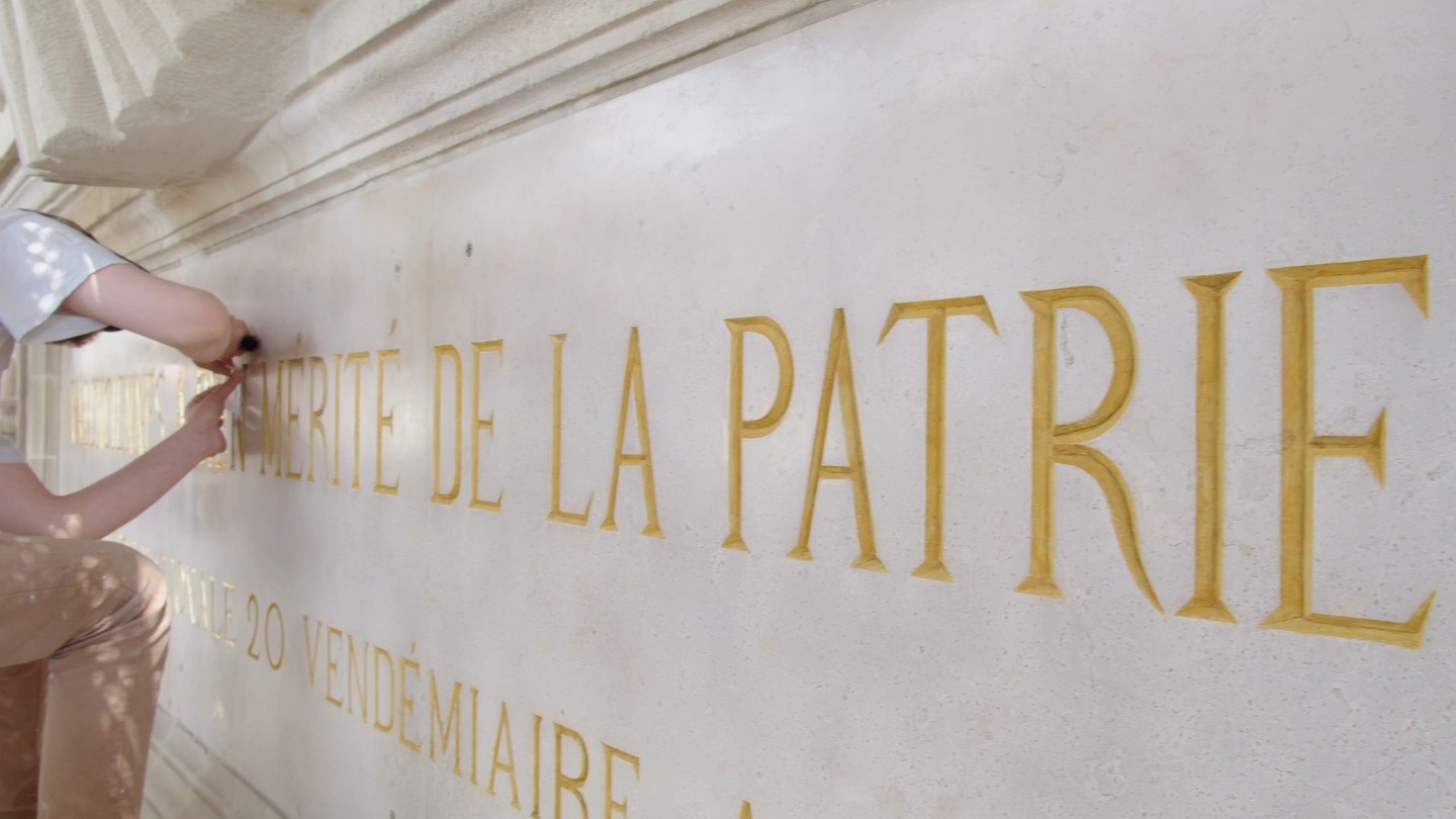 L’histoire de la Façade de l’Hôtel de Ville par Monsieur Daniel Cappelle, adjoint à la vie culturelle et à la valorisation du patrimoine.
.
.
.
#valenciennes #valenciennestourismeetcongres
#valenciennesmetropole
#hoteldeville #culture #patrimoine
#renovation #histoire #historique #athenedunord #julesbatigny #victoiredevalenciennes #carpeaux #henrilemaire