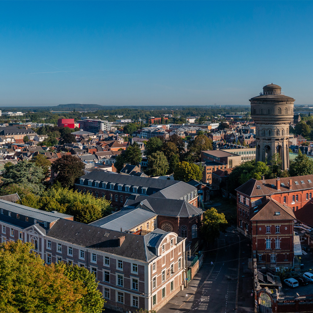 Panorama de Valenciennes

#valenciennes #valenciennes_maville #valenciennesmetropole #centreville #valenciennestourismeetcongres #igersvalenciennes #nord #hautsdefrance #nordmylove #nordtourisme #hdf_en_photos #departement59 #nordpasdecalais #vuepanoramique #panorama