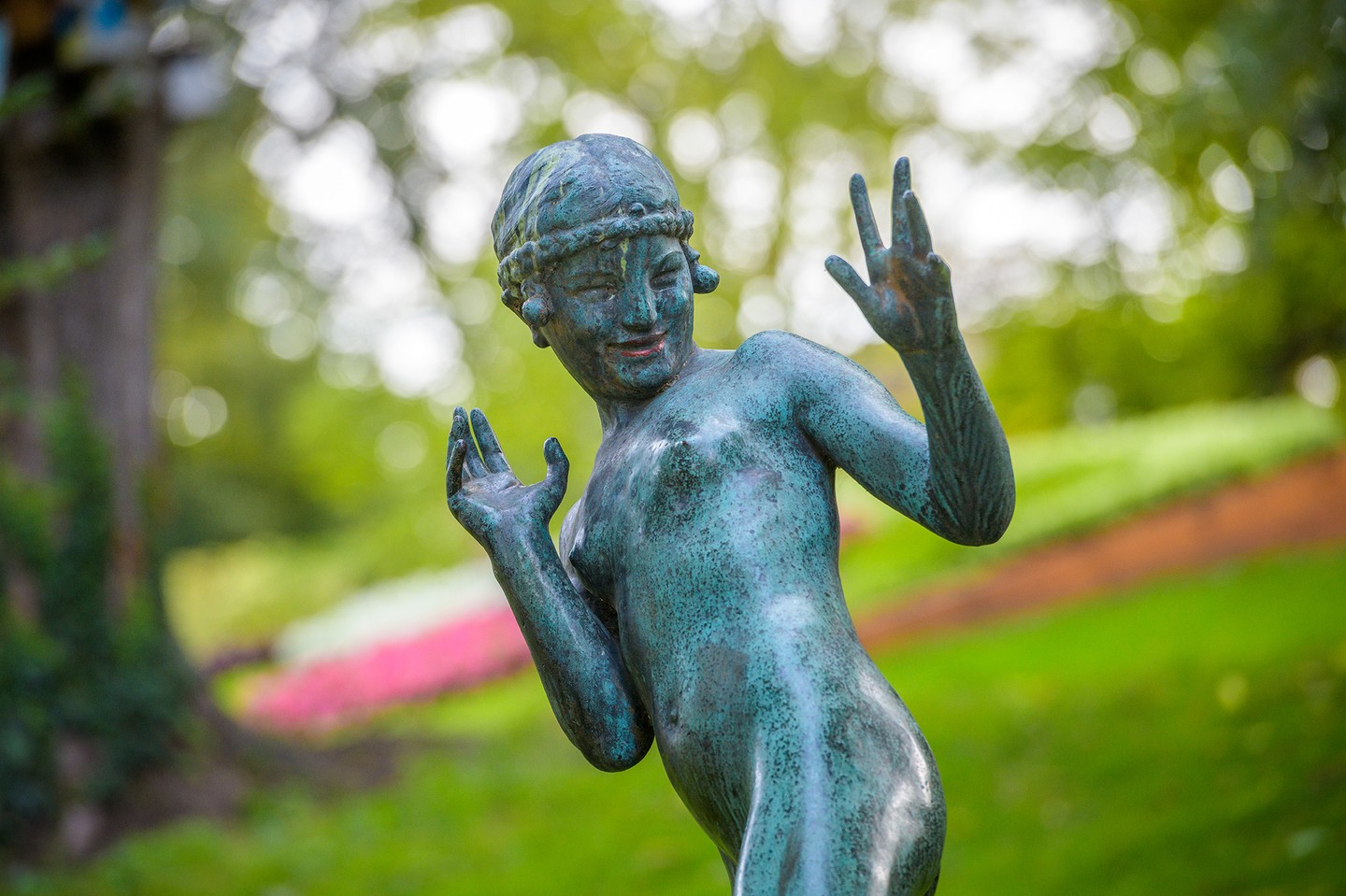 « La faunesse » l’œuvre du sculpteur Vendémiaire Pavot est visible dans le parc de la Rhonelle.

Vendémiaire Pavot est né le 30 septembre 1883, rue Askièvre à Valenciennes. (Une plaque commémorative est apposée sur la façade de sa maison natale)

#oeuvre #sculpture #statue #valenciennes #valenciennesmetropole #centreville #valenciennestourismeetcongres #touslesvalenciennoisici #tlvi #igersvalenciennes #nord #hautsdefrance #nordmylove #nordtourisme #hdf_en_photos #departement59 #nordpasdecalais