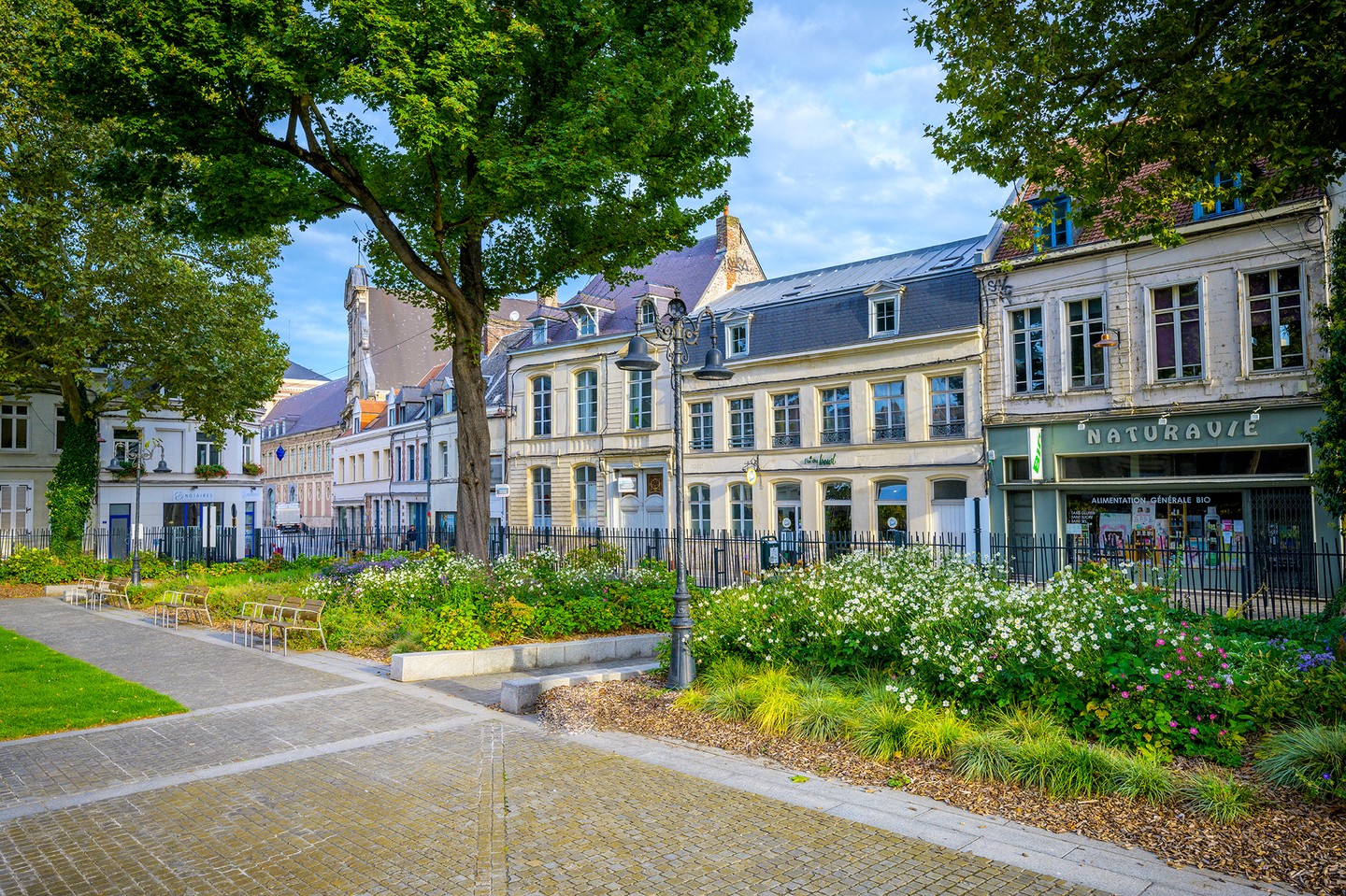 Rue de Paris ✨

#Valenciennes
#valenciennesmetropole #valenciennestourismeetcongres #touslesvalenciennoisici #tlvi #nordpasdecalais #hdf_en_photos #hautsdefrance #departement59 #monnordenor