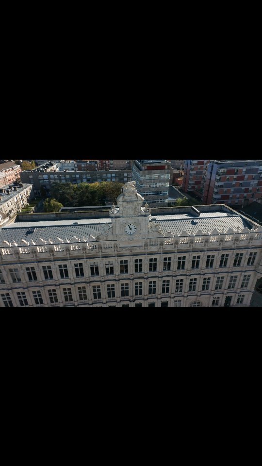 Après 19 mois de travaux, ce soir nous célébrons la rénovation de la façade de l’Hôtel de Ville. Préparez-vous à  deux jours mémorables !
Retrouvez toutes les infos dans l’agenda de notre site www.valenciennes.fr