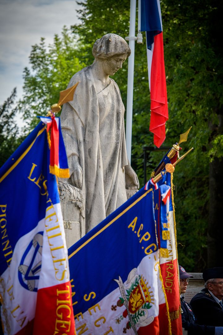 [COMMEMORATION] RDV samedi 11 novembre dès 9h pour assister aux cérémonies officielles de l’Armistice du 11 novembre 1918, commémoration de la victoire, de la paix et hommage à tous les Morts pour la France.
Voici la programmation 👉https://www.valenciennes.fr/agenda/commemoration-nationale/

 ℹ️ L’exposition « Valenciennes, place forte au fil du temps III, 1914-1940 » est installée jusqu’au 18 novembre, dans le hall de l’hôtel de ville pour son 3ème volet.
Voici la programmation 👉 https://www.valenciennes.fr/agenda/expositions-valenciennes-place-forte-au-fil-du-temps-iii-1914-1940/
