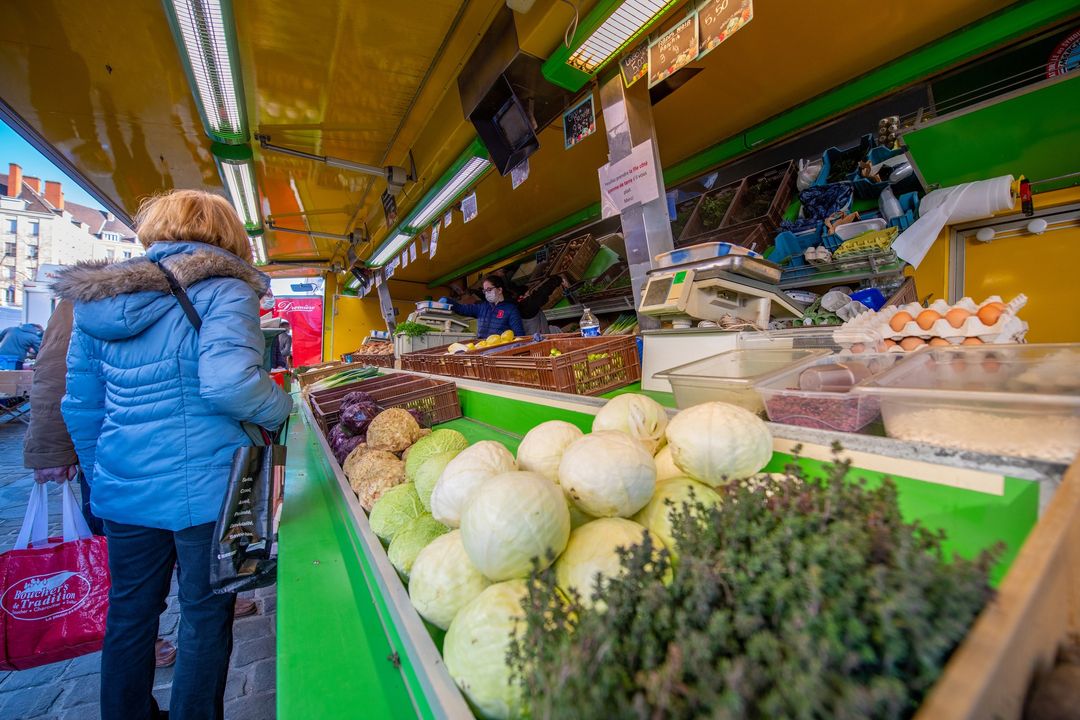 [INFO] En ce 1er novembre, votre marché est en place pour vous accueillir. Vos commerçants vous attendent sur la place d’Armes 😉