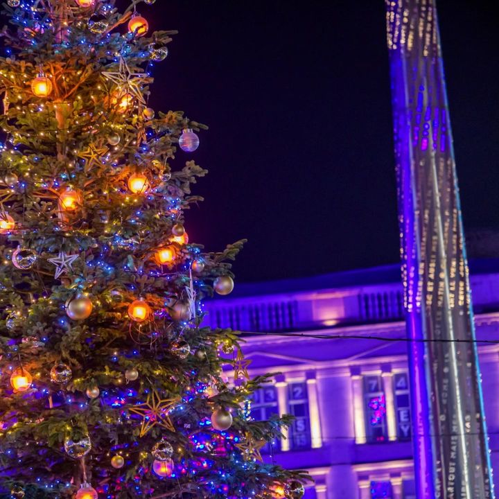 [# MON NOEL A VALENCIENNES] Retour en images sur votre 1er week-end de fête🎄🎅 à Valenciennes ! 
C’est parti pour un mois magique…