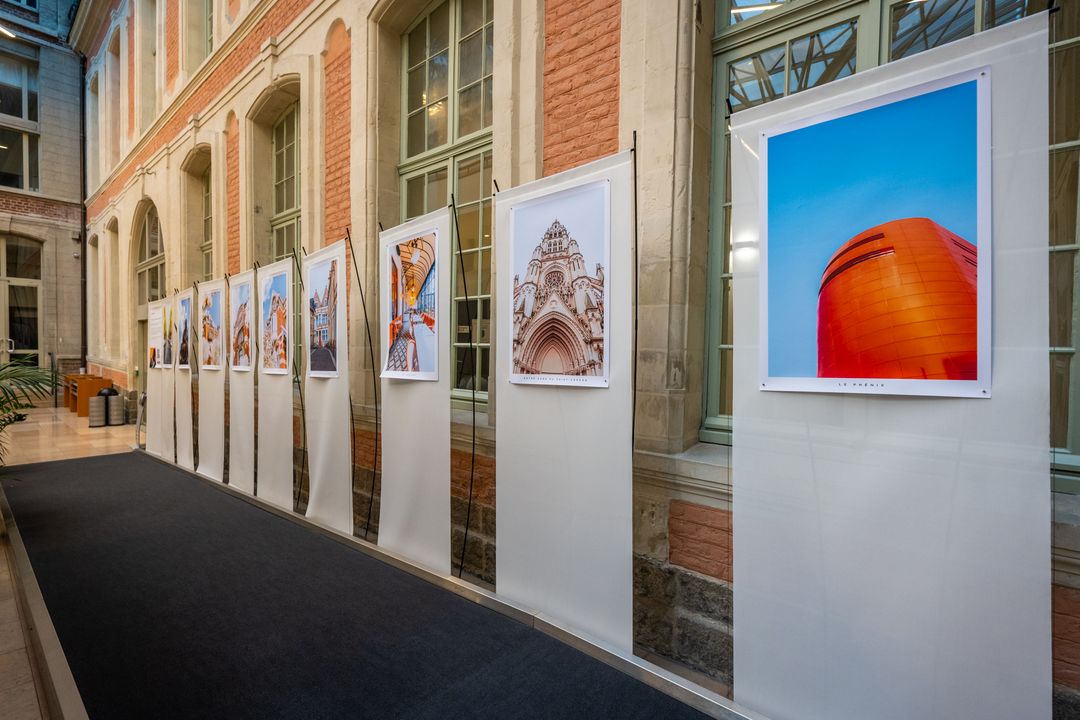 [EXPO] Ne manquez pas l’exposition du photographe Nablezon 📸 à la Médiathèque Simone Veil – Valenciennes
👉 Composée de 22 photos, cette expo capture la Ville de Valenciennes sous un angle inédit.
▶️ Accessible gratuitement, dans le hall de la médiathèque jusqu’au 3 février, aux horaires d’ouverture habituels 😉