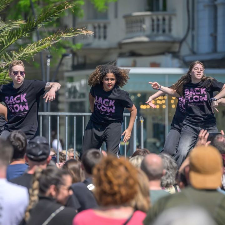 [📸📸 RETOUR EN IMAGES📸📸] Sur l’événement « Place à la danse ». Merci à tous 😉 et bonne semaine 😉
Yanapanaku Dance Center Valenciennes Centre Chorégraphique Flo Delhaie Forró Valenciennes Inspiration Kizomba MC Latino Danse Club Passion Va-school Valenciennes Valdanse Back to the Flow MB Dance Company
