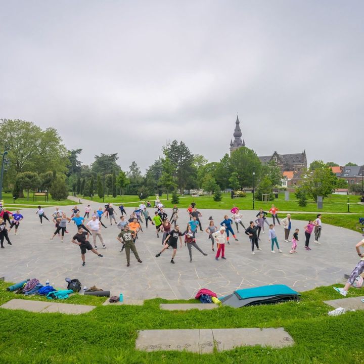 [📸📸RETOUR EN IMAGES📸📸] Sur votre week-end à Valenciennes. 
👉 Sport, musique, gastronomie, rire, famille, amis.
Merci à tous 😉 et bonne semaine 😉

Antoine Dufilho ASHHV – Handisport de Valenciennes La Famille Les Enfants de Ledoux – Condé sur l’Escaut – Cirolo Valguarnera – Amitié franco Italienne – les belles Italiennes du Hainaut, DjFrancesco, le trio Cantanema,…