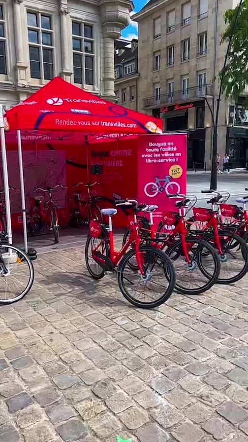 Place aux vélos c’est jusqu’à demain sur la Place d’Armes