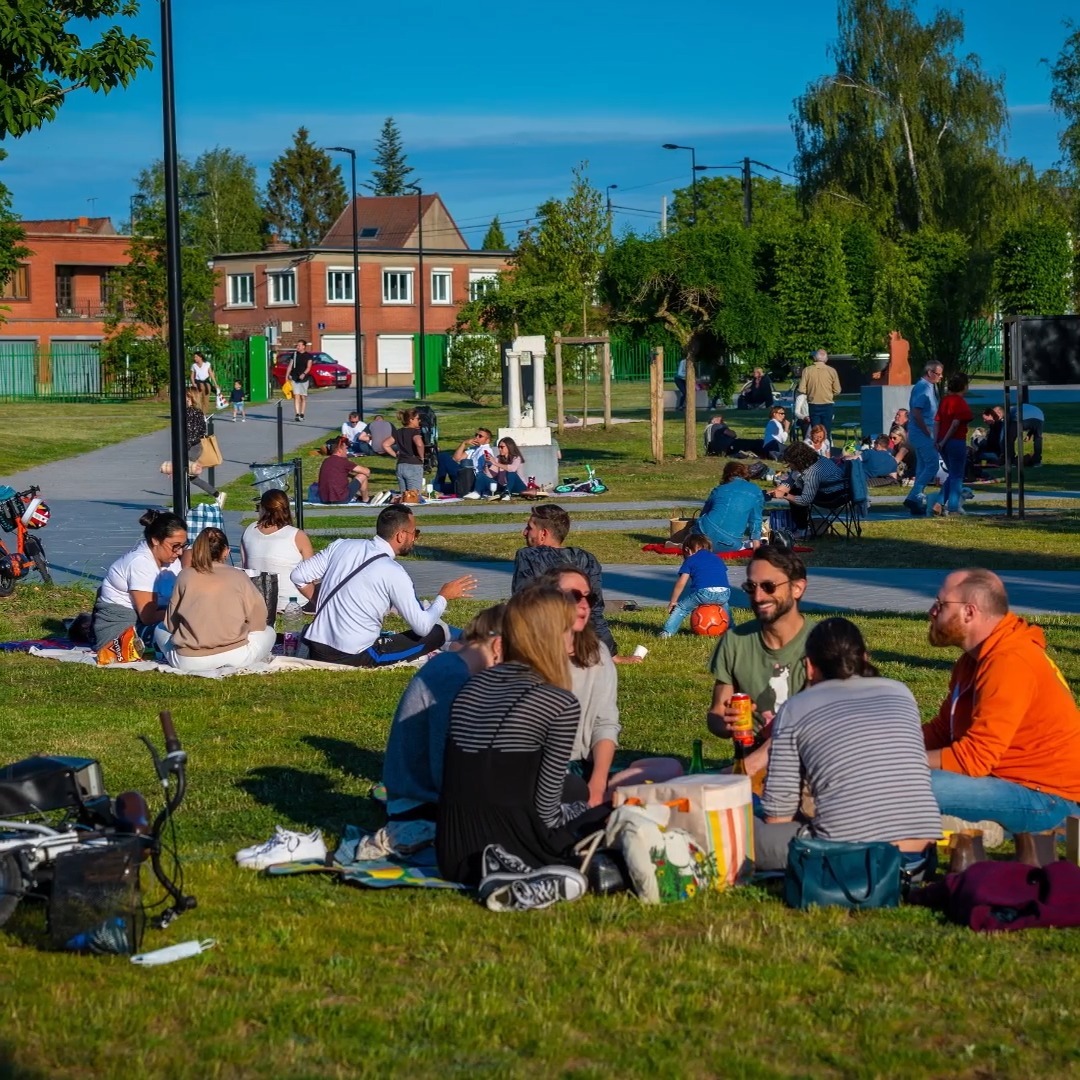 Sortez votre panier pique-nique, votre plus beau plaid et venez avec vos amis, votre famille pour partager un repas au grand air !
A 20h initiation gratuite Kizomba par inspiration_kizomba 

Tous les jeudis jusqu’au 29 août
Jardin Jacques Chirac parc des prix de Rome
Gratuit – sous réserve des conditions météorologiques

#piquenique #valenciennesmetropole #valenciennestoursimeetcongres #tlvi