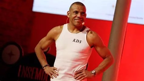 [💪ÊTES-VOUS PRÊT ? 💪] Coaching sportif Eric Koloko vous donne RDV ce samedi ! 😮
👉 Il vous a préparé des Olympiades a réaliser en famille, seul ou entre amis 🤩
👉 𝘾𝙝𝙖𝙡𝙡𝙚𝙣𝙜𝙚𝙯 𝙫𝙤𝙪𝙨 ! et surtout venez vivre en moment unique en sa compagnie 😉
📅 RDV samedi 15 juin de 13h30 à 17h à la salle des sports de la Chasse Royale 
ℹ C’est gratuit 🆓 𝐢𝐧𝐬𝐜𝐫𝐢𝐩𝐭𝐢𝐨𝐧 👉 https://www.valenciennes.fr/agenda/les-jeux-de-koloko/