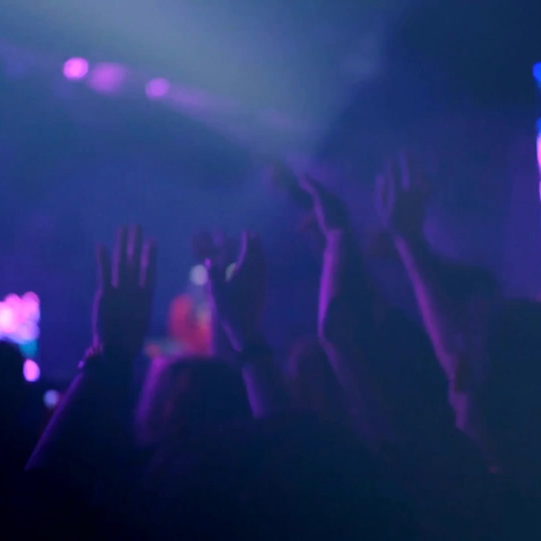 [CONCERT LIVE GRATUIT] @bobsinclar en live gratuit le 12 juillet dès 20h ! 
1ère partie @deepforestofficial 
Grand final avec le traditionnel feu d’artifice
📅 12 juillet dès 20h – Gratuit – Parking Lacuzon

#festivités #concert #concertgratuit #feudartifice