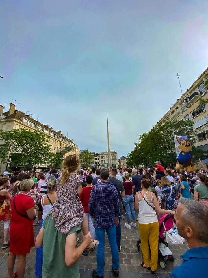 [🤩SURPRENANTE VALENCIENNES✨] Les incontournables de Valenciennes !
Valenciennes Tourisme & Congrès vous propose de nombreuses balades 👌 sur plusieurs dates et sur inscription obligatoire (tarif à partir de 8€/pers). 
🔹 Au programme 👉 Les visites branchées, les incontournables en 1h avec un guide, le café Rouchi, café d’ici,…
👉 Programme en image et réservations : https://www.tourismevalenciennes.fr/billetterie-et-reservations
