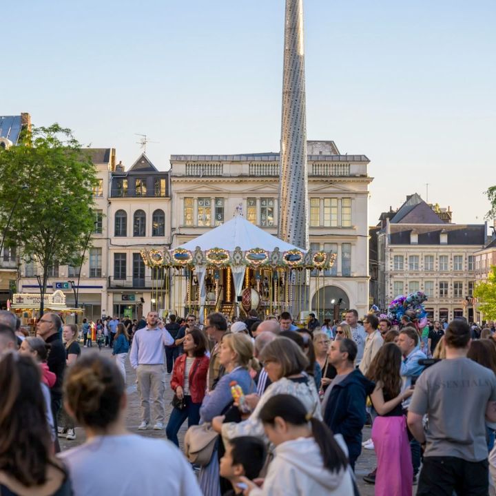 [🫶🫶🫶] Aujourd’hui, l’été laisse place à l’automne. Voici une rétrospective de vos souvenirs estivaux à Valenciennes 😉
✨ Le passage de saison se termine aujourd’hui avec la dernière journée consacrée aux journées européennes du Patrimoine, voici le programme : https://bit.ly/47qXTg4
✨ RDV pour nos prochains événements ensemble, une belle saison nous attend !
Merci à toutes et à tous !