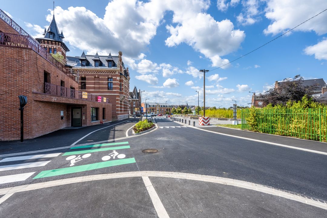 [INFO] Les travaux de l’avenue de la 327è RI sont désormais terminés.
Les derniers points à traiter :
▶️ les poteaux de réseaux existants seront bientôt remplacés par de 🆕 candélabres ;
▶️ Les aménagements paysagers.
Dans les prochaines semaines, va commences la réhabilitation complète du chemin des Tulipes, ainsi que le traitement de la rue Louis Serbat.
+ d’infos 👇