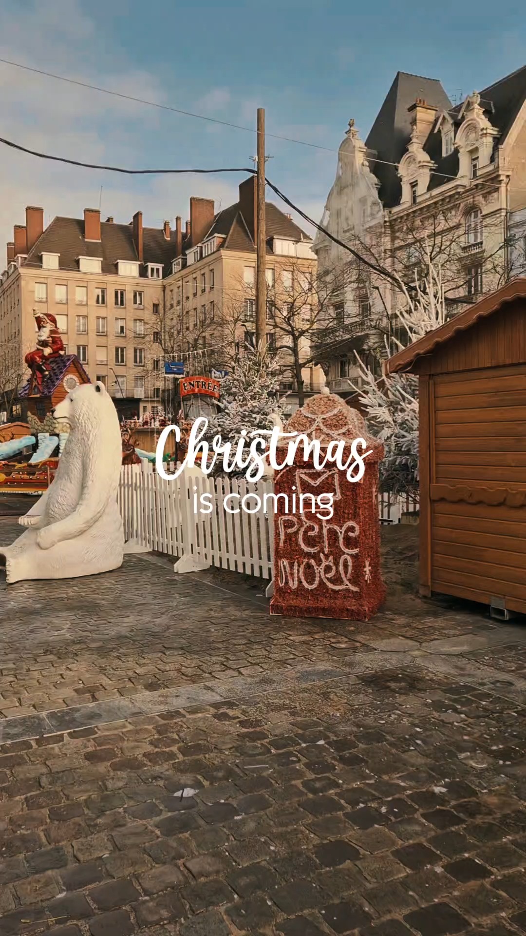 L’installation continue….rendez-vous le 29 novembre pour l’ouverture du marché de Noël !! 🎄

Toutes les infos sur https://www.valenciennes.fr/place-a-noel
.
.
.
#noel #noel_a_valenciennes #valenciennesmetropole #valenciennestourisme #festivités #illuminationsdenoel #chalet #touslesvalenciennoisici #tlvi #nordpasdecalais #hdf_en_photos #hautsdefrance #departement59 #monnordenor #igersvalenciennes #Nord #nordmylove