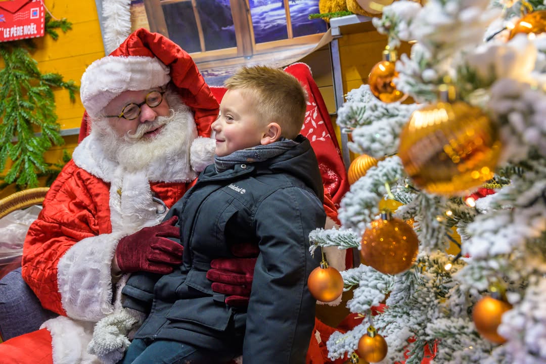 [🎅 PLACE À NOËL 🎅]🎅✨ 𝗩𝗲𝗻𝗲𝘇 𝘃𝗶𝘃𝗿𝗲 𝘂𝗻 𝗺𝗼𝗺𝗲𝗻𝘁 𝗺𝗮𝗴𝗶𝗾𝘂𝗲 𝗮𝘃𝗲𝗰 𝗹𝗲 𝗣𝗲̀𝗿𝗲 𝗡𝗼𝗲̈𝗹 ! ✨🎅
📅 Quand ?
✨Mercredi 18 décembre : 14h00 – 19h00
✨Samedi 21 décembre : 14h00 – 20h00
✨Dimanche 22 décembre : 14h00 – 19h00
✨Mardi 24 décembre : 14h00 – 18h00

Profitez de cette occasion unique pour rencontrer le Père Noël, prendre des photos inoubliables et partager un moment chaleureux en famille ! 🎄❤️

Ne manquez pas ce rendez-vous féerique, il est temps de préparer vos souhaits ! 🎁✨