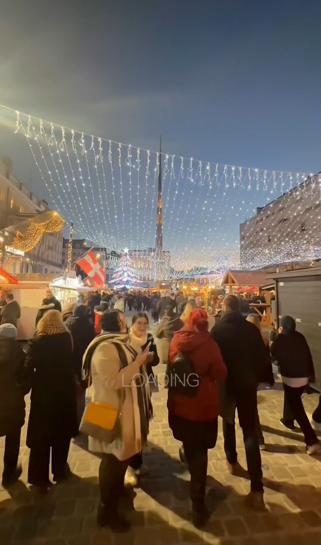 [Village de Noël] Venez vivre la magie de Noël à Valenciennes 
.
.
.
#noel #noel_a_valenciennes #valenciennesmetropole #valenciennestourisme #festivités #illuminationsdenoel #chalet #touslesvalenciennoisici #tlvi #nordpasdecalais #hdf_en_photos #hautsdefrance #departement59 #monnordenor #igersvalenciennes #Nord #nordmylove