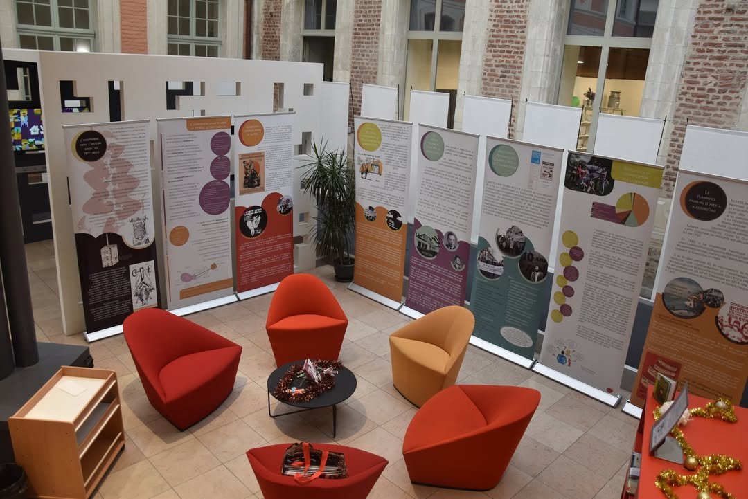 [EXPO] 🌟 Célébrons les 50 ans de la légalisation de l’avortement en France 🌟
À l’occasion de cet anniversaire historique, venez découvrir l’𝗲𝘅𝗽𝗼𝘀𝗶𝘁𝗶𝗼𝗻 « 𝗟𝗮 𝗹𝗼𝗶 𝗩𝗲𝗶𝗹 𝗱’𝗵𝗶𝗲𝗿 𝗮̀ 𝗮𝘂𝗷𝗼𝘂𝗿𝗱’𝗵𝘂𝗶 » ! 🖼️

👉 Jusqu’au 31 janvier, plongez dans l’histoire de l’accès à ce droit fondamental à travers une exposition poignante qui retrace les combats, les voix et les victoires ayant marqué cette avancée majeure pour les droits des femmes.
📍 Lieu : Hall de la Médiathèque Simone Veil – Valenciennes 

Une belle occasion de (re)découvrir un moment clé de l’histoire sociale et de rendre hommage à celles et ceux qui ont permis cette conquête de liberté.
🔔 Ne manquez pas cette exposition !
