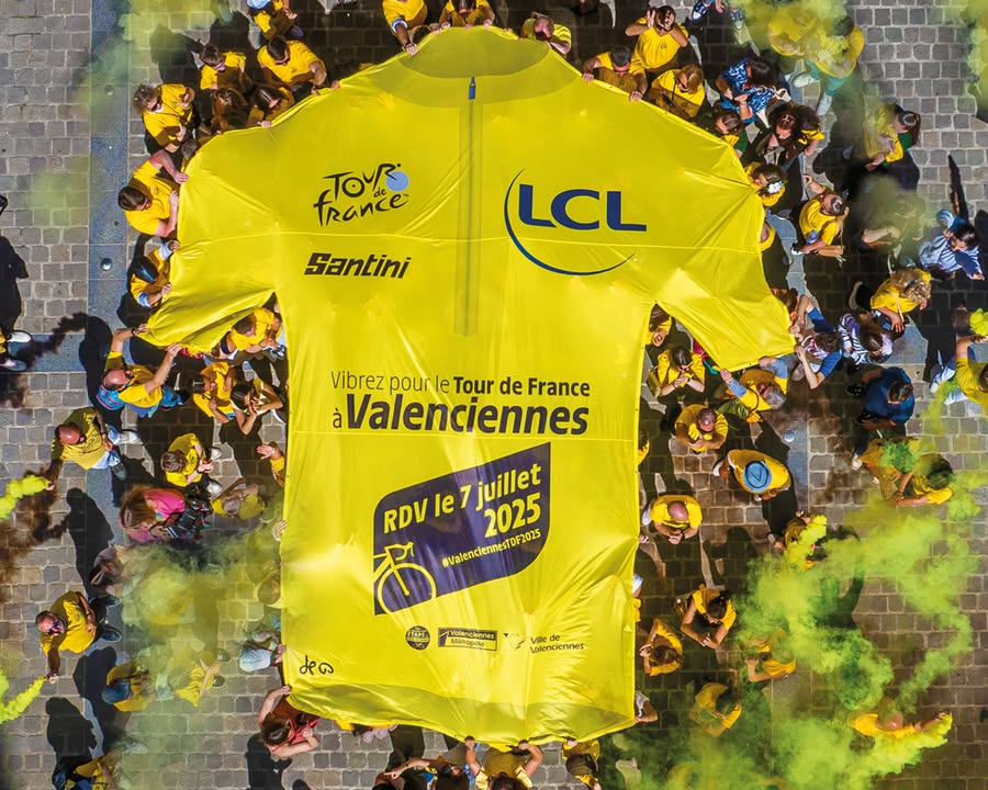💛 𝗩𝗔𝗟𝗘𝗡𝗖𝗜𝗘𝗡𝗡𝗘𝗦 𝗘𝗡 𝗗𝗘𝗠𝗜-𝗙𝗜𝗡𝗔𝗟𝗘 ! 💛
Grâce à vous toutes et tous, Valenciennes a remporté haut la main la première battle du concours #MaVilleEnJaune ! 🚴‍♂️🌟
Un immense MERCI 🙌

🎯 𝐌𝐚𝐢𝐬 𝐥’𝐚𝐯𝐞𝐧𝐭𝐮𝐫𝐞 𝐜𝐨𝐧𝐭𝐢𝐧𝐮𝐞 !
📅 𝐃𝐞̀𝐬 𝟗𝐡, Valenciennes affronte la Ville d’Auch en demi-finale !
⏳ Vous n’aurez que 24h pour voter et faire briller votre ville !

📲 𝗖𝗢𝗠𝗠𝗘𝗡𝗧 𝗩𝗢𝗧𝗘𝗥 ?
➡️ Connectez-vous à votre compte Instagram
➡️ Votez pour la photo de Valenciennes sur le compte @MaillotJauneLCL 
➡️ Et surtout, partagez autour de vous !

𝑪𝒉𝒂𝒒𝒖𝒆 𝙫𝙤𝙩𝙚 𝒄𝒐𝒎𝒑𝒕𝒆 !
𝑴𝒐𝒃𝒊𝒍𝒊𝒔𝒐𝒏𝒔-𝒏𝒐𝒖𝒔, 𝒇𝒂𝒊𝒔𝒐𝒏𝒔 𝒓𝒂𝒚𝒐𝒏𝒏𝒆𝒓 𝑽𝒂𝒍𝒆𝒏𝒄𝒊𝒆𝒏𝒏𝒆𝒔 💛

#valenciennes #valenciennesmaville  #MaVilleEnJaune  #TourDeFrance2025