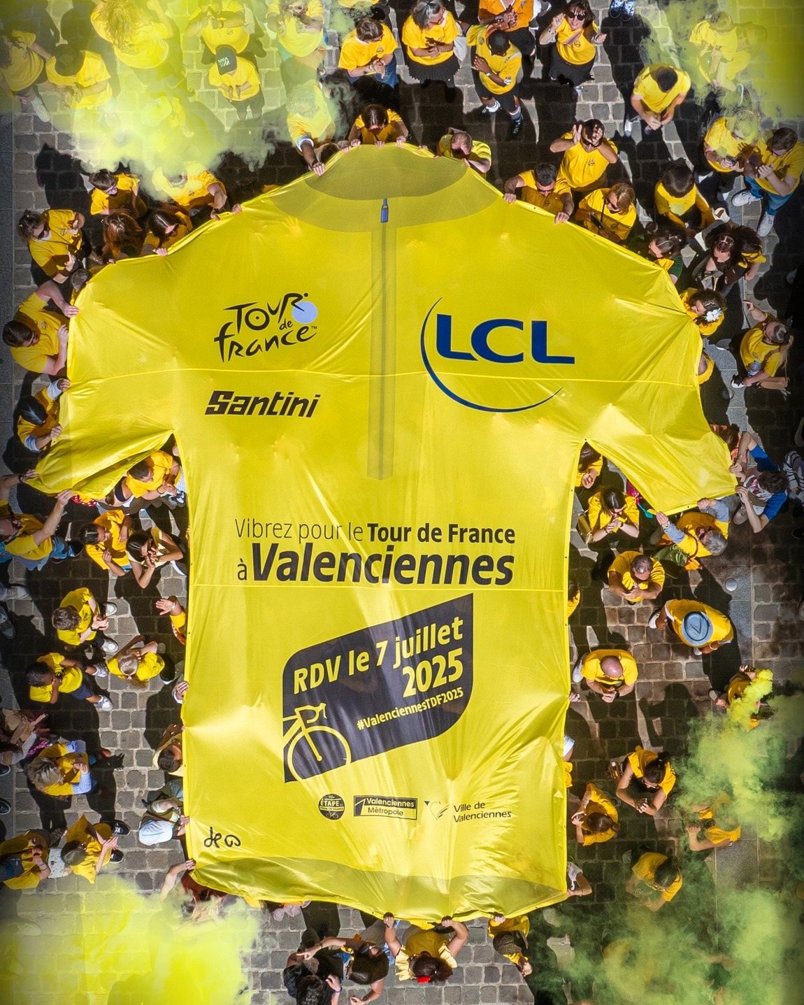 🌟 À l’occasion du Tour de France 2025, notre ville participe au concours #MaVilleEnJaune 💛 🚴‍♂️ 

𝗟𝗲 𝟭𝟵 𝗷𝘂𝗶𝗻, 𝗼𝗻 𝗮𝗳𝗳𝗿𝗼𝗻𝘁𝗲 𝗖𝗮𝗿𝗰𝗮𝘀𝘀𝗼𝗻𝗻𝗲 𝗽𝗼𝘂𝗿 𝗹𝗮 𝟭𝗲̀𝗿𝗲 𝗯𝗮𝘁𝘁𝗹𝗲… 𝗲𝘁 𝗼𝗻 𝗰𝗼𝗺𝗽𝘁𝗲 𝘀𝘂𝗿 𝗩𝗢𝗨𝗦 !

💥 POURQUOI VOTER ? 
✔️ Parce qu’on respire le sport et la bonne humeur 
✔️ Parce que notre patrimoine et notre énergie méritent d’être vus 
✔️ Parce qu’on veut faire rayonner notre ville, tout simplement !

📲 COMMENT VOTER ? 
➡️ Le 19 juin, likez la photo de Valenciennes sur le compte @maillotjaunelcl 
➡️ Partagez un max avec vos proches !

Chaque like compte ! On se mobilise tous ensemble 💛

#Valenciennes #MaVilleEnJaune #TourdeFrance2025 #TeamValenciennes #FiersDeNotreVille