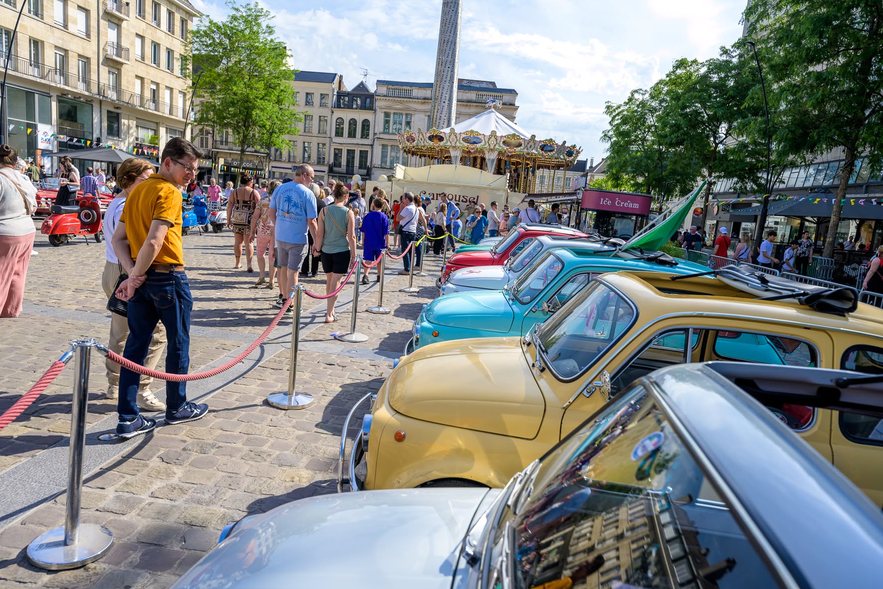 Place à l’Italie à Valenciennes : un week-end sous le signe de la dolce vita ! 🎭🌞

Trois jours de fête, de saveurs et de passion italienne sur la Place d’Armes ! 🍕🚗🎶 
Entre les délices Made in Italy, l’exposition de voitures et scooters mythiques, les concerts et animations, et bien sûr les glaces et gaufres pour les gourmands, l’ambiance était au rendez-vous !

Swipe pour revivre ces instants en images ! 📸

#PlaceÀLItalie #Valenciennes #DolceVita #valenciennestourismeetcongres #valenciennesmetropole #touslesvalenciennoisici #tlvi #nordpasdecalais #hdf_en_photos #hautsdefrance #departement59 #monnordenor #igersvalenciennes #Nord #hautsdefrance #nordmylove