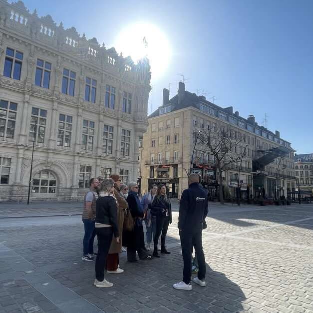 [VALENCIENNES SURPRENANTE 🤩] 𝐋𝐚𝐢𝐬𝐬𝐞𝐳-𝐯𝐨𝐮𝐬 𝐬𝐮𝐫𝐩𝐫𝐞𝐧𝐝𝐫𝐞 𝐩𝐚𝐫 𝐕𝐚𝐥𝐞𝐧𝐜𝐢𝐞𝐧𝐧𝐞𝐬 ! ✨ 
(Re)découvrez ses lieux emblématiques ou secrets, accompagnés d’un guide passionné, à travers anecdotes, petites et grandes histoires.

Une visite courte, riche et conviviale pour profiter de la Dolce Vita valenciennoise 😎

ℹ 𝗦𝘂𝗿𝗽𝗿𝗲𝗻𝗮𝗻𝘁𝗲 𝗩𝗮𝗹𝗲𝗻𝗰𝗶𝗲𝗻𝗻𝗲𝘀 » – 𝗟𝗲𝘀 𝗶𝗻𝗰𝗼𝗻𝘁𝗼𝘂𝗿𝗻𝗮𝗯𝗹𝗲𝘀 𝗲𝗻 𝟭𝗵
▶ 𝗗𝘂 𝟱 𝗷𝘂𝗶𝗹𝗹𝗲𝘁 𝗮𝘂 𝟯𝟭 𝗮𝗼𝘂̂𝘁
▶ Départ : Valenciennes Tourisme & Congrès – Mont de Piété
▶ Chaque mercredi et samedi | 🕒 15h – 16h
▶ Tarif : 8€ / 6€ réduit
▶ Réservation en ligne conseillée 👉