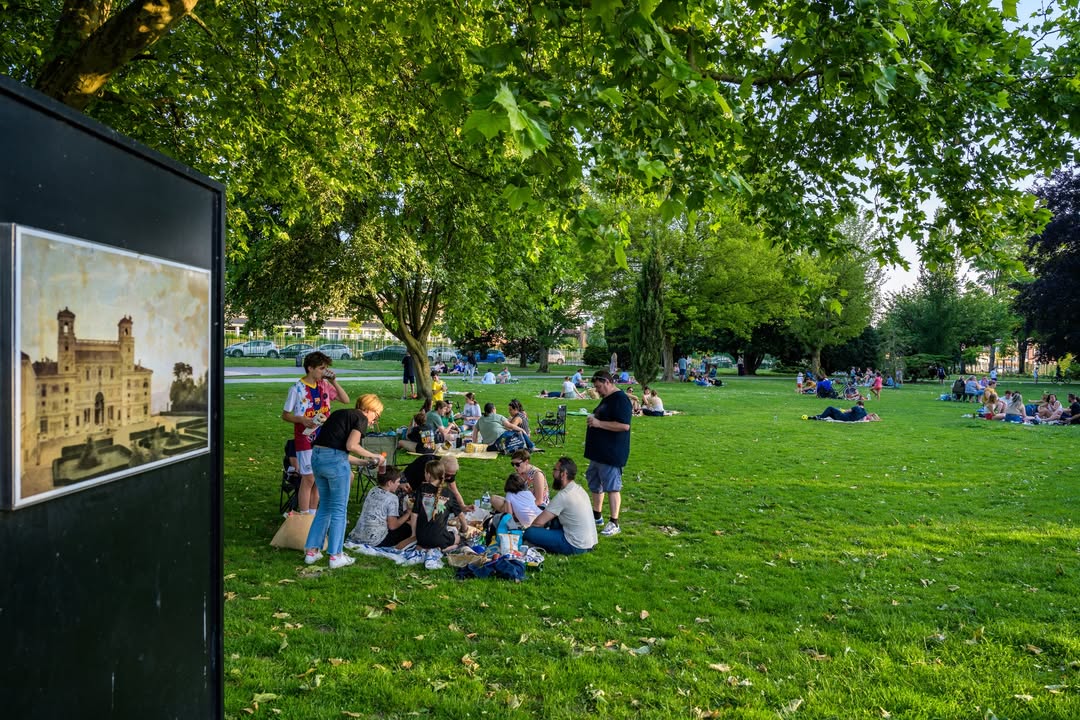 [𝗝𝗘𝗨𝗗𝗜 𝗣𝗜𝗖𝗡𝗜𝗖 – 𝗖’𝗘𝗦𝗧 𝗖𝗘 𝗦𝗢𝗜𝗥 ! 🌿] On vous attend dès 19h au jardin Jacques Chirac, parc des Prix de Rome pour une soirée placée sous le signe de la détente, du partage et de la bonne humeur ✨

🥗 Apportez votre panier-repas, installez-vous confortablement, et profitez de l’ambiance conviviale en plein air !

💛 𝑳𝒆 𝒋𝒆𝒖𝒅𝒊, 𝒐𝒏 𝒑𝒊𝒒𝒖𝒆-𝒏𝒊𝒒𝒖𝒆 𝒆𝒏𝒔𝒆𝒎𝒃𝒍𝒆 𝒂̀ 𝑽𝒂𝒍𝒆𝒏𝒄𝒊𝒆𝒏𝒏𝒆𝒔 !

#jeudipicnic  #valenciennes #valenciennesmaville  #Été2025