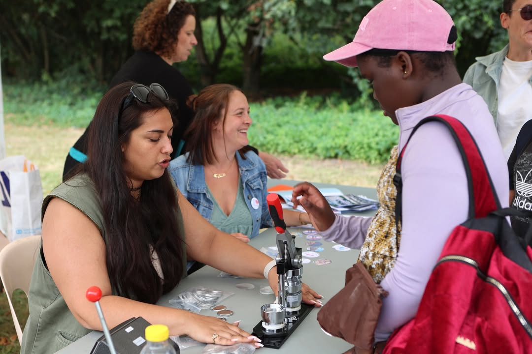 [RETOUR EN 📸] Voici quelques moments forts de la fête finale de l’opération « Nos quartiers d’été » 🎉☀️
Un grand merci à toutes celles et ceux qui ont participé, partagé leur énergie et contribué à la réussite de cet événement festif et convivial 💛

📸 Découvrez l’ambiance en images 👇
