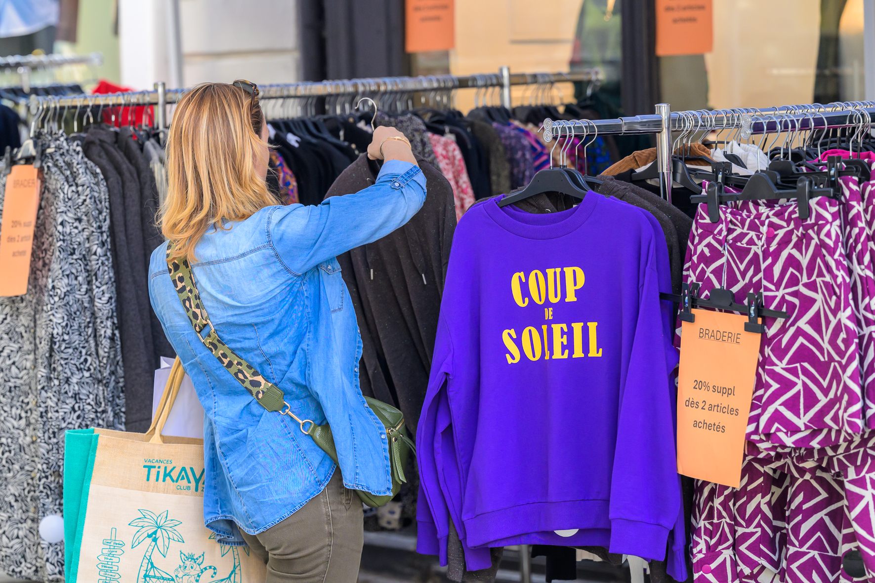 📸 Retour en images
Ce week-end, la ville a été le théâtre de deux temps forts marquants : 

La braderie des commerçants, qui a animé le centre-ville dans une ambiance conviviale et dynamique

Le Tour du Saint-Cordon, moment de recueillement et de tradition, qui a rassemblé de nombreux participants autour de Notre-Dame du Saint-Cordon.

#Valenciennes #SaintCordon2025 #BraderieValenciennes #MomentsPartagés #TraditionVivante #RetourEnImages