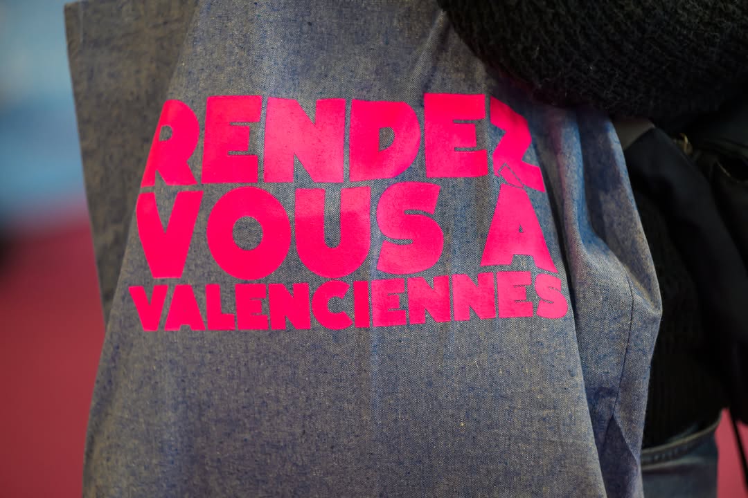 📸 𝐑𝐞𝐭𝐨𝐮𝐫 𝐞𝐧 𝐢𝐦𝐚𝐠𝐞𝐬 𝐬𝐮𝐫 𝐥𝐚 𝐉𝐨𝐮𝐫𝐧𝐞́𝐞 𝐝’𝐚𝐜𝐜𝐮𝐞𝐢𝐥 𝐝𝐞𝐬 𝐧𝐨𝐮𝐯𝐞𝐚𝐮𝐱 𝐕𝐚𝐥𝐞𝐧𝐜𝐢𝐞𝐧𝐧𝐨𝐢𝐬 !
Ce week-end, la Ville de Valenciennes a eu le plaisir d’accueillir ses nouveaux habitants lors d’un moment convivial et chaleureux 🤝
Découvertes, échanges, rencontres. Tout était réuni pour souhaiter la bienvenue à celles et ceux qui ont choisi de s’installer à Valenciennes ❤️