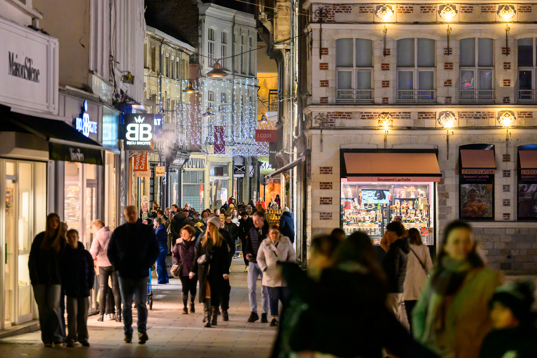 𝐑𝐞𝐭𝐨𝐮𝐫 𝐞𝐧 𝐢𝐦𝐚𝐠𝐞𝐬 𝐬𝐮𝐫 𝐯𝐨𝐭𝐫𝐞 𝐰𝐞𝐞𝐤-𝐞𝐧𝐝 𝐚̀ 𝐕𝐚𝐥𝐞𝐧𝐜𝐢𝐞𝐧𝐧𝐞𝐬 ! 😍🎄

#marchédenoël #noëlvalenciennes #ambiancemagique #noel2025 #valenciennesmetropole #valenciennestourismeetcongres