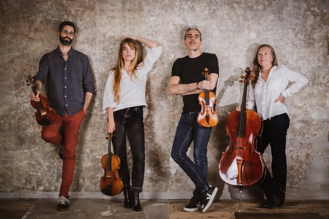 [CONCERT] ❤️ 𝐋𝐞𝐬 𝐠𝐫𝐚𝐧𝐝𝐬 𝐚𝐦𝐨𝐮𝐫𝐞𝐮𝐱 𝐞𝐧 𝐦𝐮𝐬𝐢𝐪𝐮𝐞 ❤️
Une soirée placée sous le signe de l’amour, de la passion et de la beauté des mots et des notes…
Le Quatuor Ludwig, accompagné du comédien Didier Sandre, vous donne rendez-vous dans un lieu d’exception.

📆 𝐒𝐚𝐦𝐞𝐝𝐢 𝟏𝟎 𝐣𝐚𝐧𝐯𝐢𝐞𝐫 𝟐𝟎𝟐𝟔 – 𝟏𝟗𝐡 – 𝐂𝐡𝐚𝐩𝐞𝐥𝐥𝐞 𝐝𝐮 Royal Hainaut 

🎶 Violons, alto, violoncelle et récitation pour un moment intense et poétique.

👉 Entrée gratuite – sans réservation