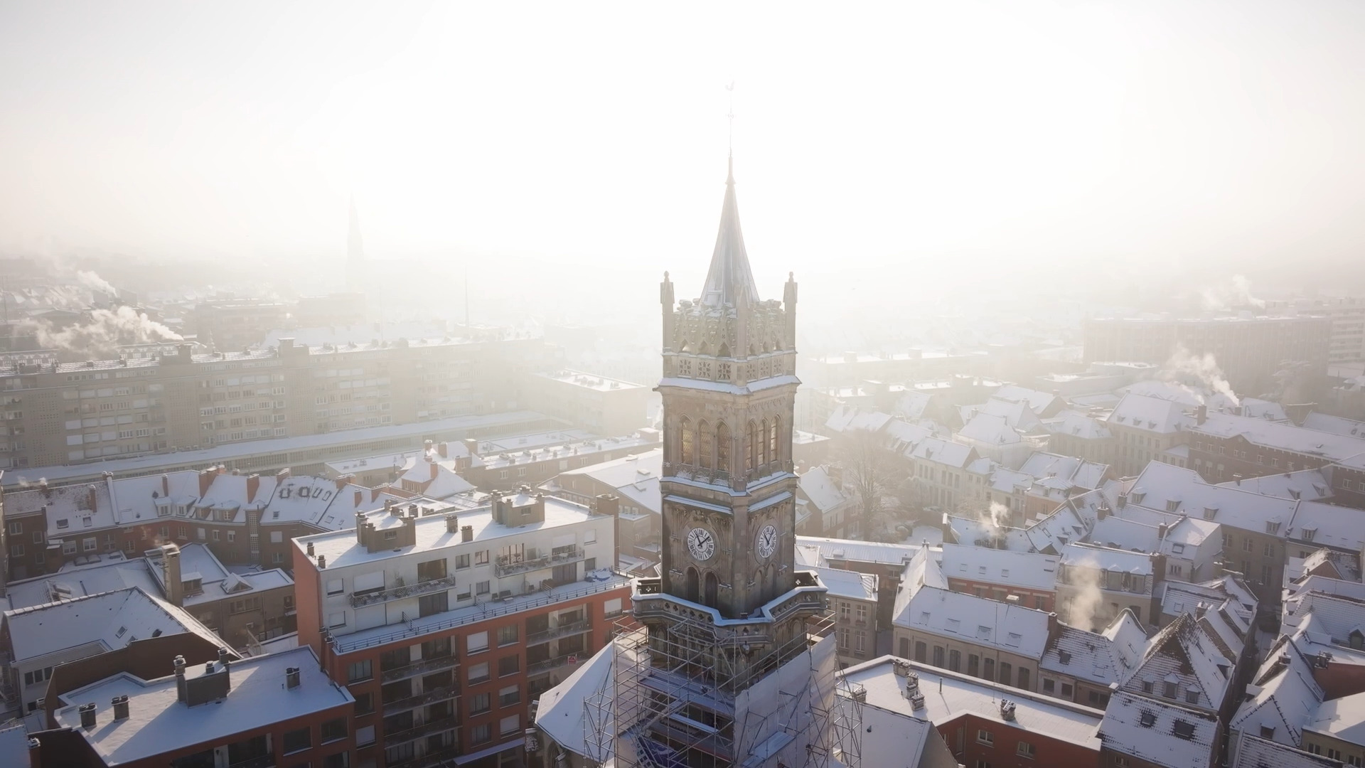 Quand l’hiver transforme la ville en un décor paisible et lumineux.
Un instant suspendu, à partager ❄️

#Valenciennes
#ValenciennesSousLaNeige
#HiverÀValenciennes
#MaVille
#InstantMagique ❄️
