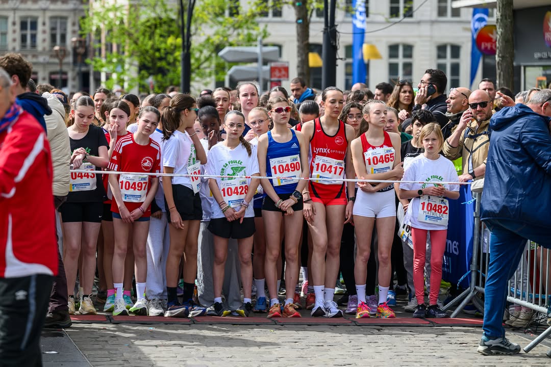 📸 𝐑𝐞𝐭𝐨𝐮𝐫 𝐞𝐧 𝐢𝐦𝐚𝐠𝐞𝐬 𝐬𝐮𝐫 Les Foulées Valenciennoises ! 🏃‍♂️

Nous avons le plaisir de vous présenter l’album photos des Foulées Valenciennoises, qui se sont déroulées le dimanche 12 avril !

𝐑𝐞𝐯𝐢𝐯𝐞𝐳 𝐥𝐞𝐬 𝐦𝐞𝐢𝐥𝐥𝐞𝐮𝐫𝐬 𝐦𝐨𝐦𝐞𝐧𝐭𝐬 𝐝𝐞 𝐜𝐞𝐭𝐭𝐞 𝐛𝐞𝐥𝐥𝐞 𝐣𝐨𝐮𝐫𝐧𝐞́𝐞 𝐬𝐩𝐨𝐫𝐭𝐢𝐯𝐞 : sourires, efforts, convivialité et dépassement de soi étaient au rendez-vous 🙌

👉 N’hésitez pas à parcourir l’album, à vous identifier et à partager vos souvenirs !

Encore bravo à tous les participants😉