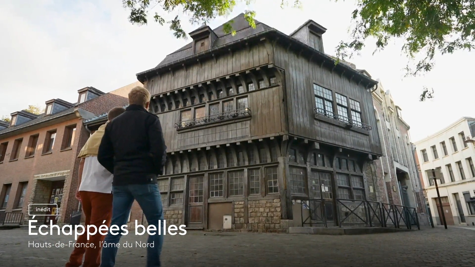 📺✨ Notre région à l’honneur sur France 5 !

Les équipes d’« Échappées Belles » sont venues tourner chez nous 🎬
Entre paysages, patrimoine, gastronomie et belles rencontres, notre territoire sera mis en lumière dans une émission pleine d’évasion 🌿💛

📅 Rendez-vous le samedi 23 mai sur France 5 pour découvrir le résultat !

Une belle occasion de (re)découvrir tout ce qui fait la richesse et l’authenticité de notre région ✨

#EchappeesBelles #France5 #Tourisme #Patrimoine #Découverte #FiertéLocale #HautsDeFrance #Valenciennes #VoyageEnFrance