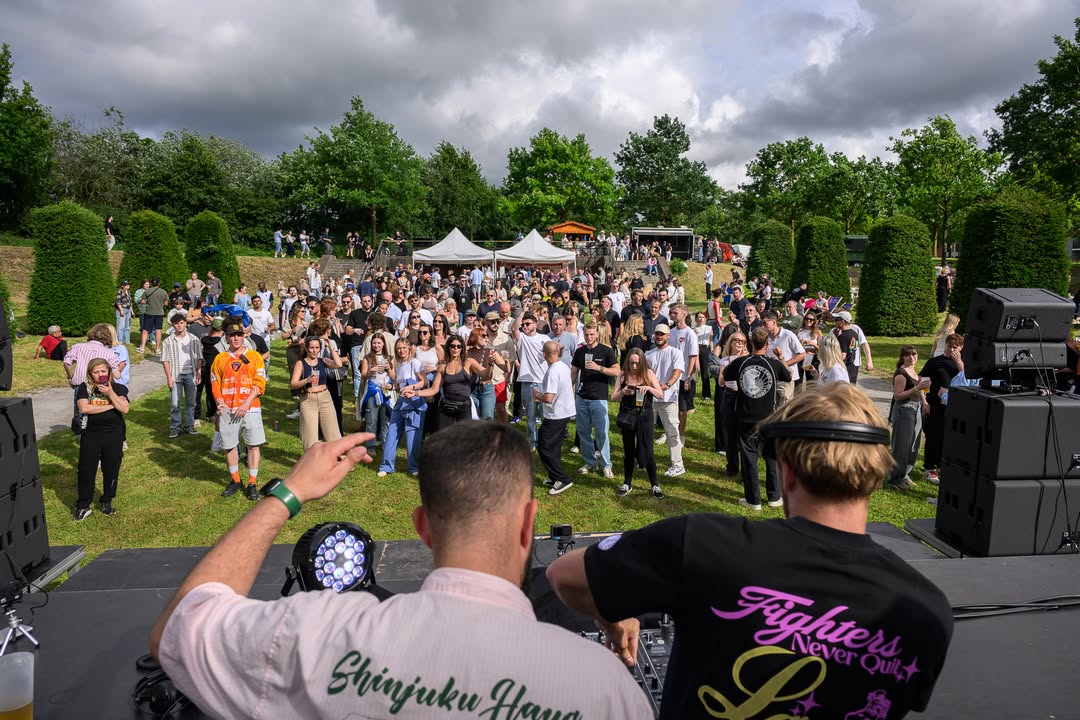 ☀️ 𝐑𝐞𝐭𝐨𝐮𝐫 𝐞𝐧 𝐢𝐦𝐚𝐠𝐞𝐬 𝐬𝐮𝐫 OPEN AIR ☀️

Le 31 mai, le collectif WOOF a investi le parc de la Citadelle pour un open air sous le soleil et dans une ambiance incroyable 🎶

Vous avez fait vibrer le spot au rythme des sets HOUSE • GROOVY • HARD MUSIC 🔥

📸 Retour en images 👇