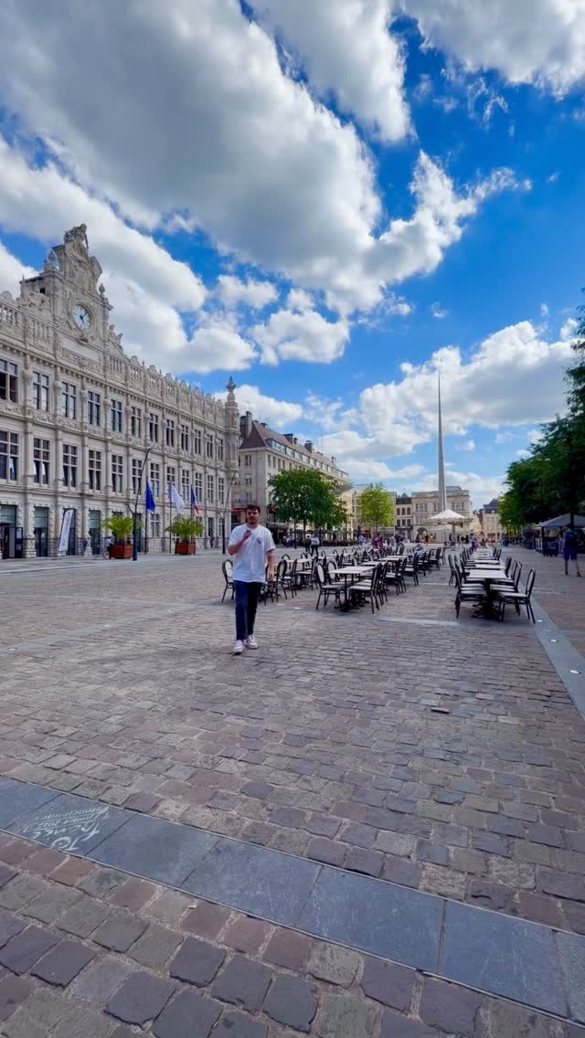 🎉 Le 13 juillet, la Place d’Armes se transforme en un véritable lieu de fête ! 🇫🇷

Les restaurateurs de la place vous donnent RDV pour le premier Bal populaire !

De 16 h à minuit, venez partager un moment festif et convivial avec :

🎈 des jeux gonflables pour les enfants,
🎶 de la musique,
💃 une piste de danse ouverte à tous,
🥪🍷 buvette et petite restauration 

En famille, entre amis ou entre voisins, retrouvons-nous pour célébrer ensemble la veille de la Fête nationale et faire vivre le cœur de Valenciennes.

📍 Place d’Armes
🗓️ Dimanche 13 juillet
⏰ De 16 h à minuit

Et si ce premier Bal populaire devenait un rendez-vous incontournable de l’été valenciennois ? 💙

#Valenciennes #BalPopulaire #13Juillet #PlaceDArmes #ÉtéÀValenciennes FêteNationale